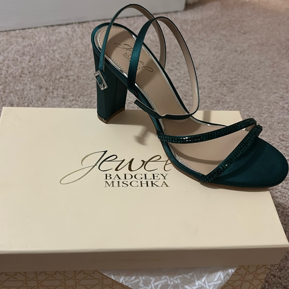 Jewel Badgley Mischka Aura Heeled Sandal